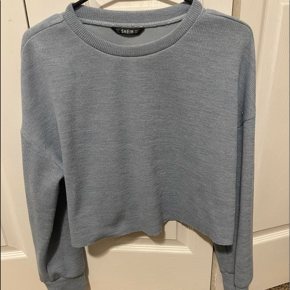 SHEIN Cropped Sweater